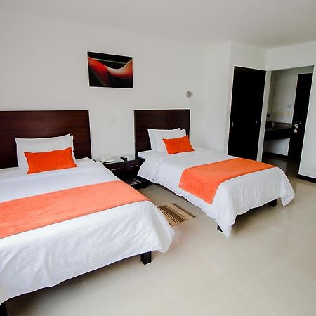 Hotel Pinares Plaza Pereira Zewnętrze zdjęcie