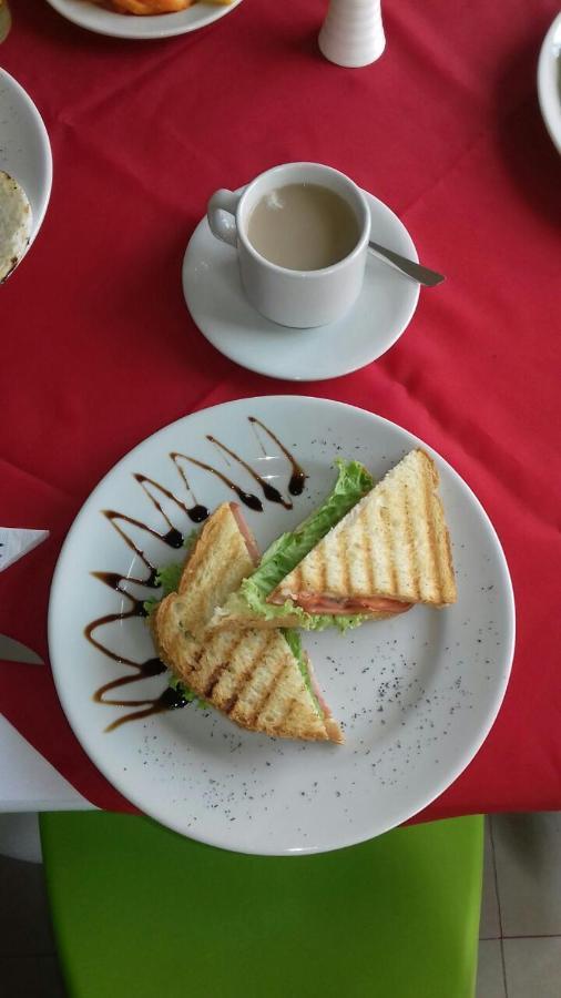 Hotel Pinares Plaza Pereira Zewnętrze zdjęcie