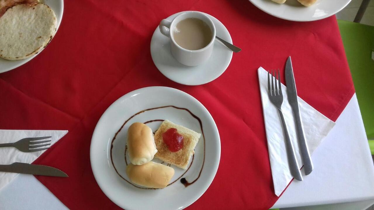 Hotel Pinares Plaza Pereira Zewnętrze zdjęcie
