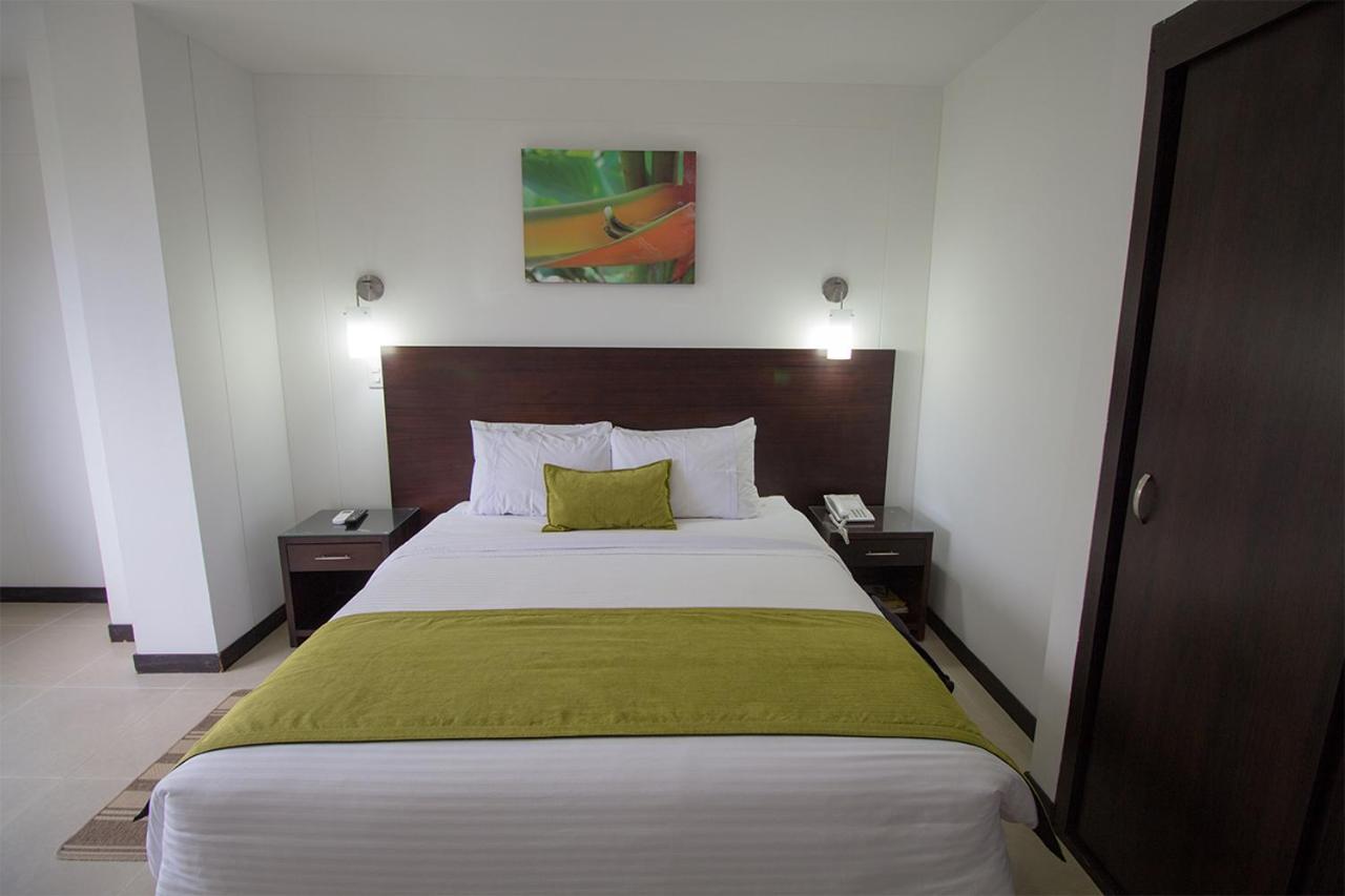 Hotel Pinares Plaza Pereira Zewnętrze zdjęcie
