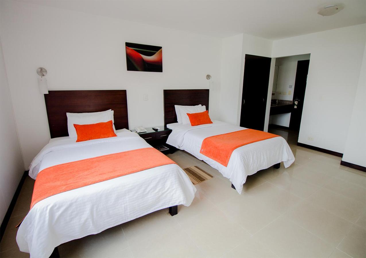 Hotel Pinares Plaza Pereira Zewnętrze zdjęcie
