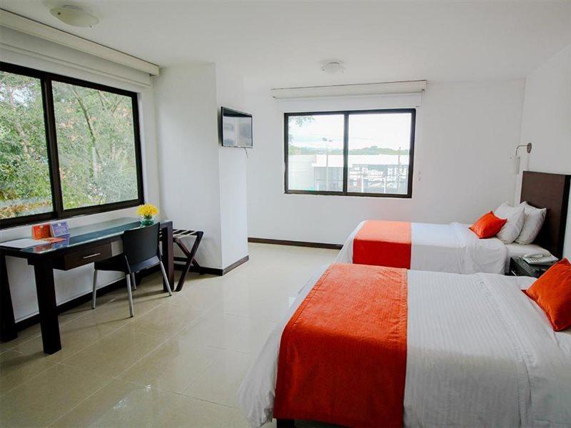 Hotel Pinares Plaza Pereira Zewnętrze zdjęcie