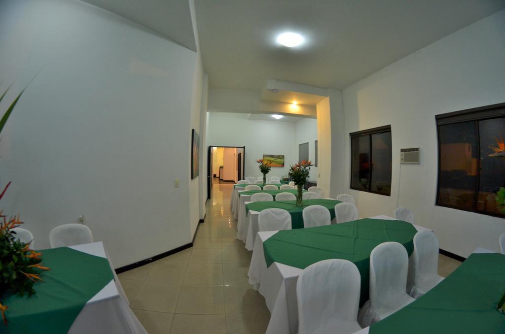 Hotel Pinares Plaza Pereira Zewnętrze zdjęcie