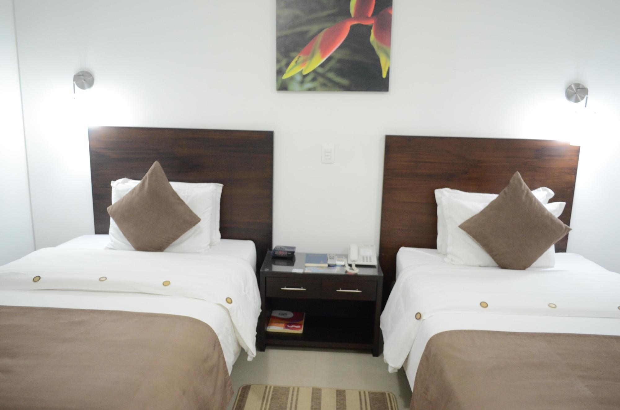 Hotel Pinares Plaza Pereira Zewnętrze zdjęcie