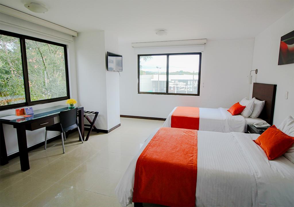 Hotel Pinares Plaza Pereira Zewnętrze zdjęcie