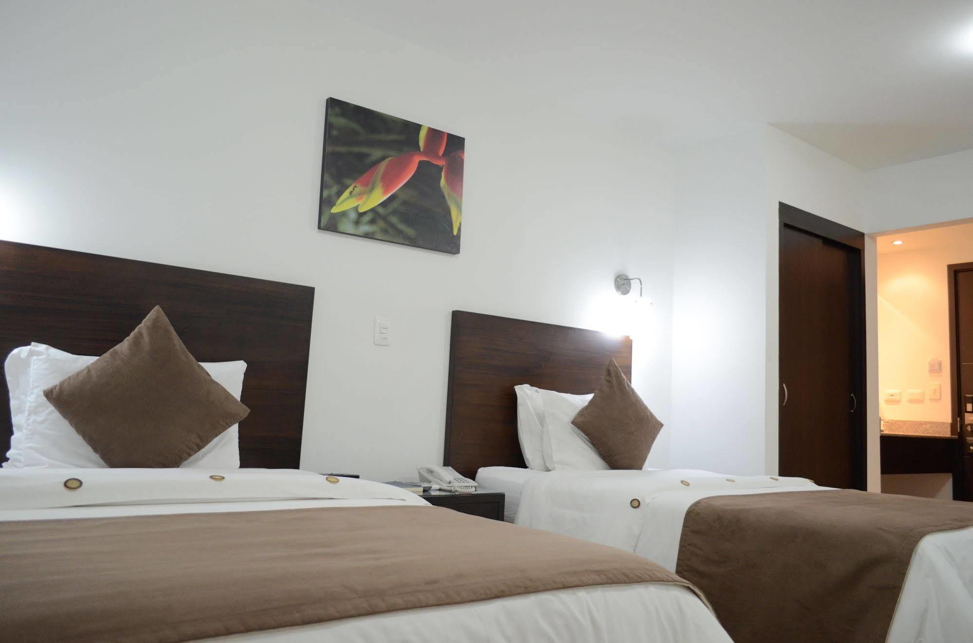 Hotel Pinares Plaza Pereira Zewnętrze zdjęcie