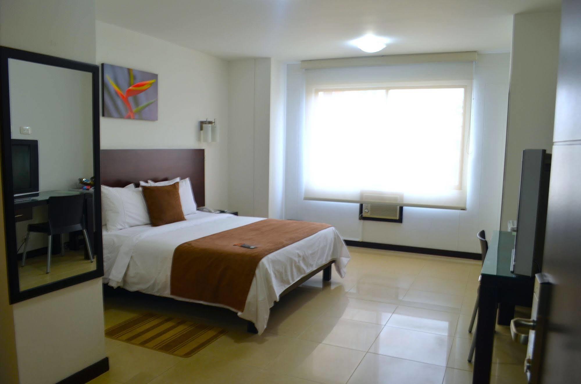 Hotel Pinares Plaza Pereira Zewnętrze zdjęcie